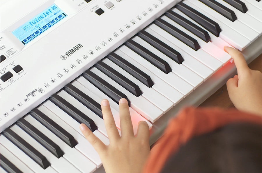 YAMAHA Portable Digital Piano (Black) EZ-300